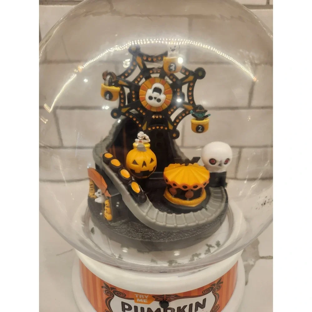 Pumpkin Park Snow Globe - 10
